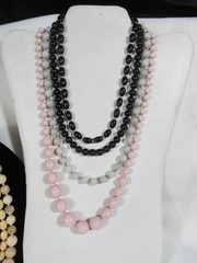 Vintage Lot Of 7 Beaded Necklaces with Assorted Sizes,grades, Colors & Clasps
