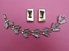 Vintage Thermoset Jewelry Set–Animal Rescue Donation