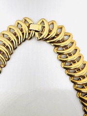 Wide Articulated Gold Tone Elliptical Links Necklace 18 Inches Vintage Jewelry