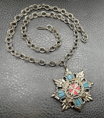 Vintage Silver Tone Maltese Cross Star Medal Pendant Necklace Red Blue Enamel