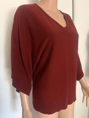 New Your And Company Women’s Red Knit V-Neck 3/4 Sleeve Pullover Sweater M