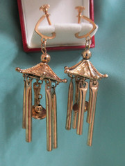 1950s 1960s JAPAN Signed Dangle Tassel Pagoda Filigree Earrings Vintage Antique