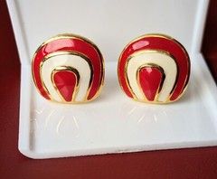 Vintage Red White Off Cream Enamel Gold Tone Clip 1″ Bold Horseshoe Earrings