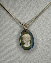 Cameo Pendant Iridescent Gold Clasp Vintage BEAUTIFUL addition To Any Chain READ