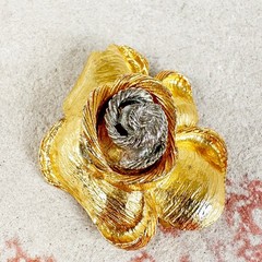 Vintage Two-Tone Chunky Flower Brooch Gold Silver Tone Unsigned Retro Pin