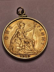 1919 GREAT BRITAIN GEORGE V PENNY PENDANT NO CHAIN POLISHED OR GLD PLT?FREE SHIP