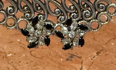 B. DAVID ART DECO VINTAGE BLACK CRYSTAL RHINESTONES FLORAL CLIP ON .75″ EARRINGS