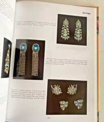 Pictorial Guide to Costume Jewelry Ariel Bloom HC