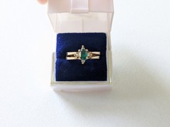 VINTAGE AVON RARE REVERSIBLE FLIP RING SIMULATED DIAMOND, RUBY, EMERALD SIZE 9