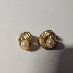 Antique Gold white faux pearl small clip on earrings