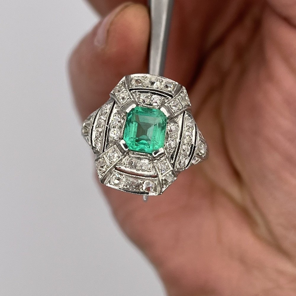 Art Deco Platinum Ladies 6.6x6mm 1.00ct Green Emerald & Diamond Ring Size 8.5