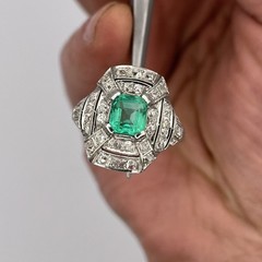 Art Deco Platinum Ladies 6.6x6mm 1.00ct Green Emerald & Diamond Ring Size 8.5
