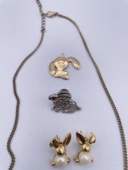 Mixed Vtg Rabbit Avon Unbranded Jewelry Lot Earrings Chain Necklace Brooch Pins