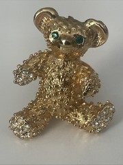 Vintage GoldTone Unique Textured Green Eyed Rhinestone Teddy Bear Brooch BX6