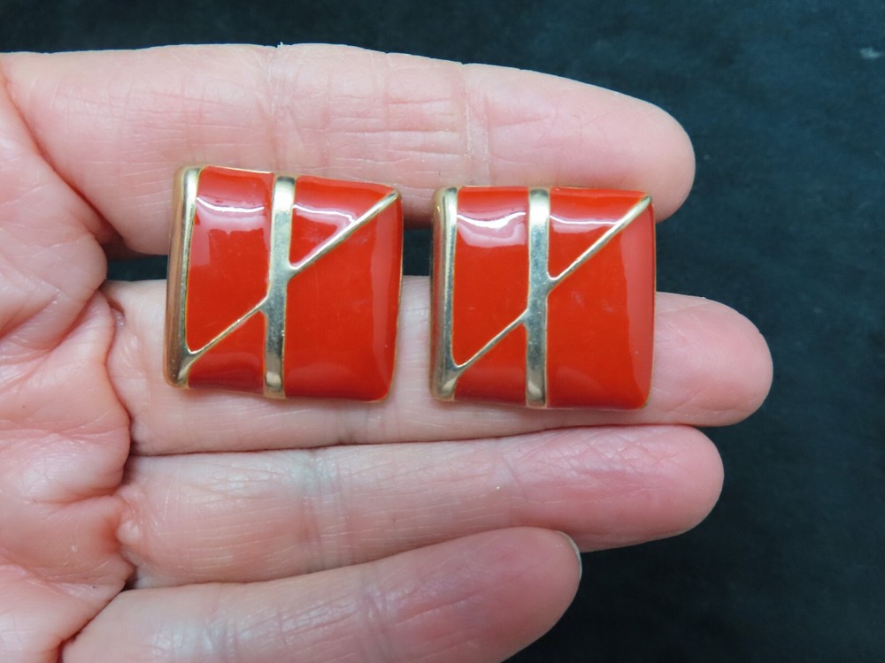 Vintage Gold Tone Square 1990’s Red Enamel Pierced Earrings