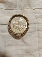 Vintage Goldtone Mother Of Pearl Pin