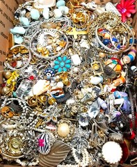 1 Pound Lb Unsorted Jewelry Vintage & New Craft Junk & Wear Resell Mixed Tangled