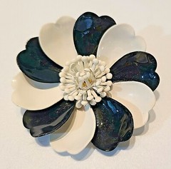 Vintage Pair White Enamel Flower Brooch Pin Floral 60’s Large 2.25″ Diameter