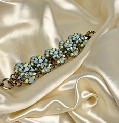 Vintage Pastel Blue & Green Rhinestone Floral Wire Bracelet – Silver Tone