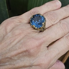 VTG RING Gold Wash Blue Glass Sapphire Cocktail Dome Sz 8.5