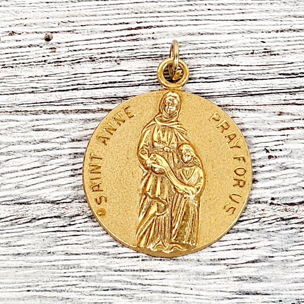 VINTAGE RETRO GOLD FILLED ST ANNE RELIGIOUS MEDAL PENDANT LOVE PEACE PRETTY