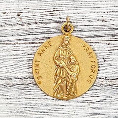 VINTAGE RETRO GOLD FILLED ST ANNE RELIGIOUS MEDAL PENDANT LOVE PEACE PRETTY