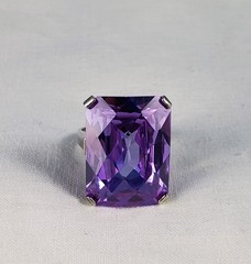 Vintage sterling silver changing color pink lilac stone cocktail ring sz 7.25