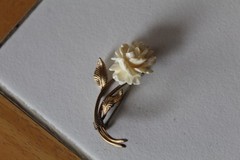 LOT OF 6 VTG WEARABLE MARKED 1/2 12K GF BROOCH PINS, LEAF IS 14K GF 25 GM