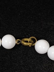 Vintage Classic MCM Rockabilly White Graduated Bead Choker Necklace 15.5 in