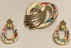 Vintage Gold Tone & Enameled Swirl Brooch And Earring Set