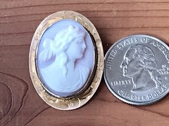Antique Victorian 10K Yellow Gold Cameo Carved Shell Ornate Edge Brooch Pin