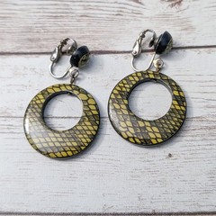 Vintage Clip On Earrings 1 & 5/8″ Very Large Stunning Scale Pattern Dangle Drop