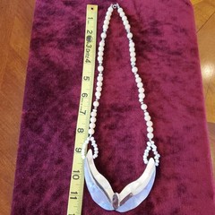 Vintage Mother Of Pearl Acrylic Inlaid Beaded Necklace In Cream And Lavender