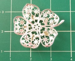 2.5″ VTG REFRACTIVE CLEAR GLASS RHINESTONE & SILVER TONE DAISY FLOWER BROOCH PIN