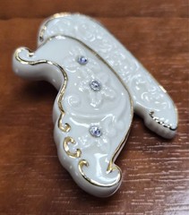 Vintage 90’s Signed LENOX Porcelain & Rhinestone Christmas Sleigh Pin / Brooch