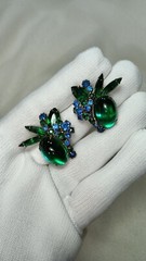 Vintage Delizza and Elster Juliana Green Cabochon Floral Clip on Earrings