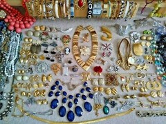 Estate Jewelry Lot ALL GOOD Wearable Resell Vintage Now 12+ Pcs Brooch Earring