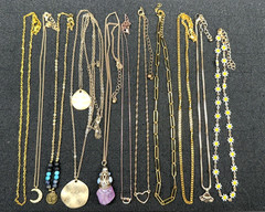 100 pcs Vintage Now Gold Tone Pendants Chains Necklaces Lot Signed & Unsigned