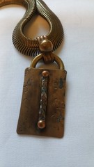 Vintage Gold Tone Brutalist Snake Chain & Rectangle Bar Pendant Necklace