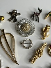 VINTAGE TO NOW ASSORTED MIXED JEWELRY LOT 17 PIECES SOME SIGNED