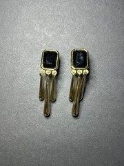 Vintage Jewelmint Gold Tone & Green Black Glass Dangle Drop Clip On Earrings 2″
