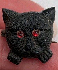 Antique Victorian Black Jet Cat Face Red Rhinestone Eyes Mourning Brooch / Pin