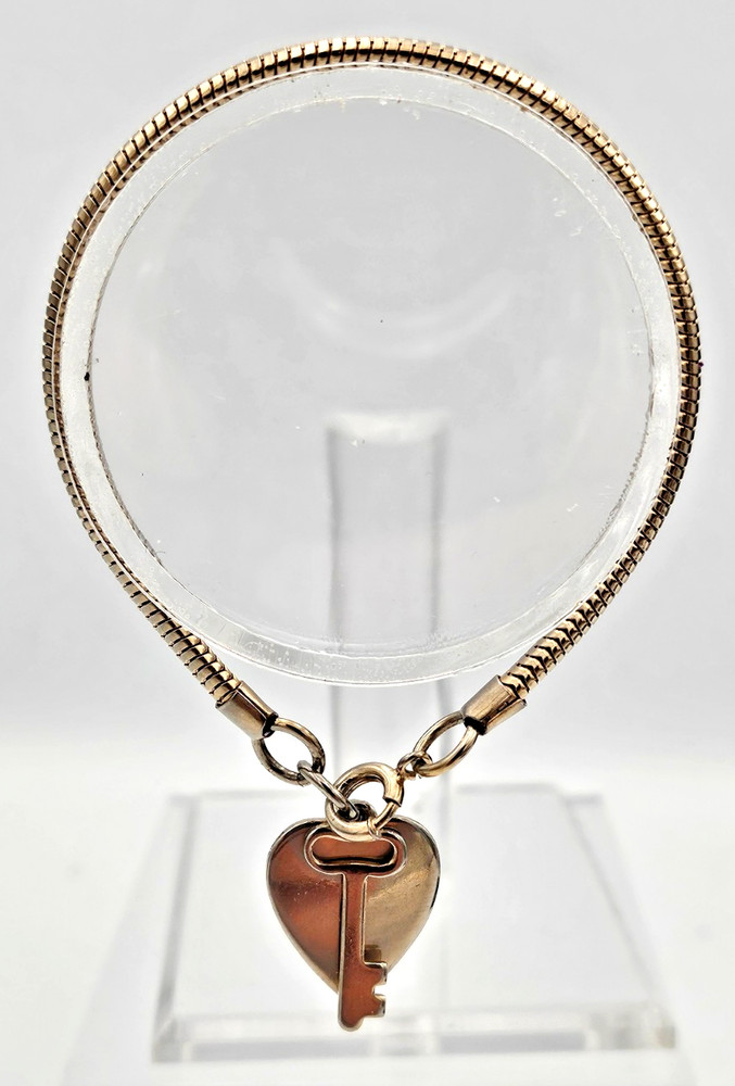 Vintage Gold Tone Heart Key Charm Bracelet 6 3/4″ Smooth Chain
