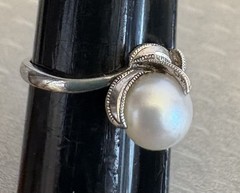 Vintage Sterling Silver Pearl Solitaire Ring Sculpted Claw Setting sz 6.25