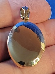 Vtg Carved Cameo Locket Pendant, 1” Oval, Gold Tone, Wonderful Condition