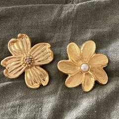 AAI Vintage Flower Brooches/Pins Signed Goldtone
