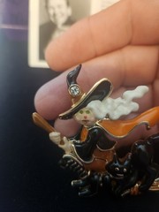 VTG NOS Bob Mackie Halloween Witch Flying Broomstick Black Cat Enameled Brooch