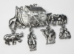 Vintage Silver Tone Noah’s Ark Animal Dangle Drop Animals Brooch Pin 2.75″