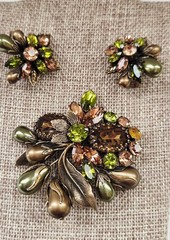 RARE Vtg REGENCY Moss, Topaz & Olivine Flower Designer Brooch & Earring Set!