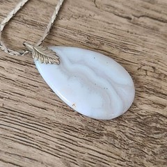 Vintage Natural Stone Ivory Silvertone 28″ Chain 1.75″ Gemstone Pendant Necklace